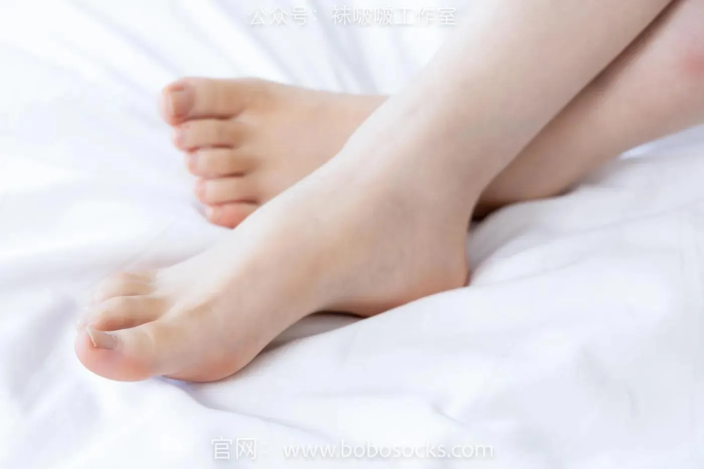 [BoBoSocks袜啵啵]NO.116 小淳-两双高跟鞋、肉丝、裸足 [146P]插图